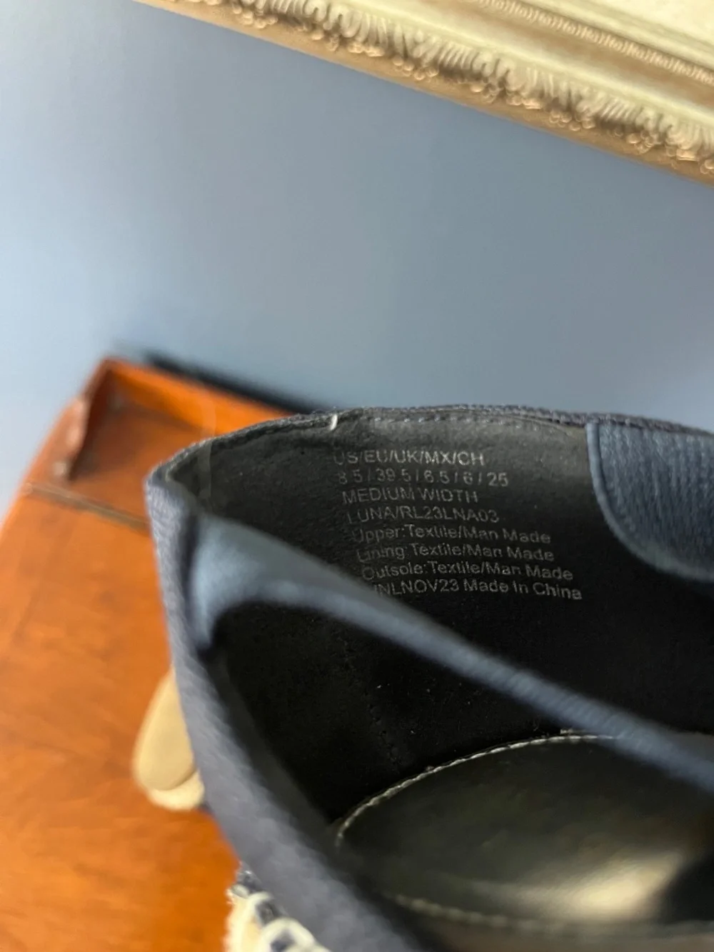 Kenneth Cole Reaction LUNA Sparkly Espadrille Flat Sandal Navy 8.5 Like New!